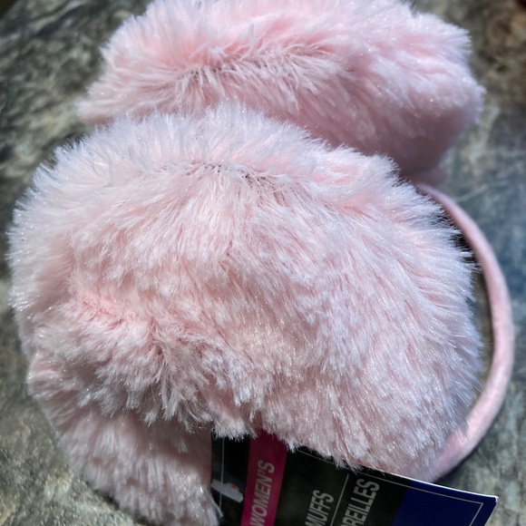 NWT Fluffy Ear Muff Faux Fur Behind Neck No Hair Mess Warmers - Picture 15 of 16